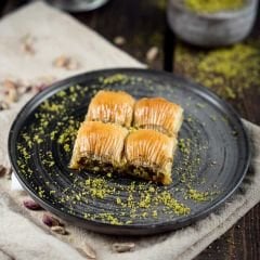 ANTEP FISTIKLI HIŞIR BAKLAVA